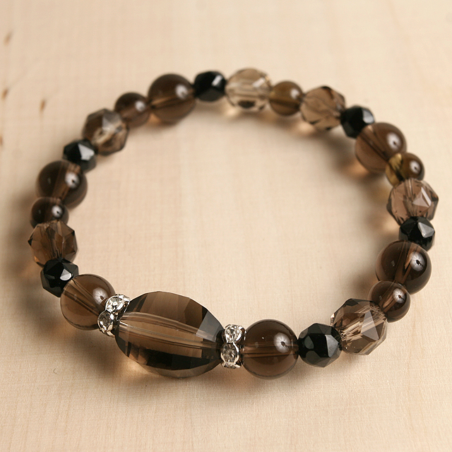 【パワーストーン　天然石　アクセサリー　デザイン　ジュエリー】スモーキークォーツとブラックスピネルブレスレット