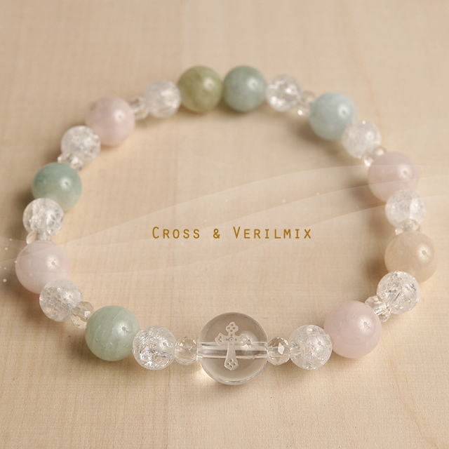 【パワーストーン　天然石　アクセサリー　デザイン　ジュエリー】べリルストーンとクロス彫刻ブレスレット