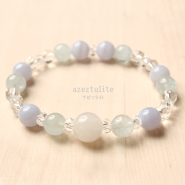 【原産地】アメリカ・ノースカロライナ州【パワーストーン　天然石　アクセサリー　デザイン　ジュエリー】アゼツライトとアクアマリンのデザインブレスレット
