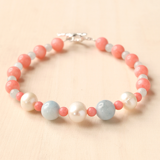 【パワーストーン　天然石　アクセサリー　デザイン　ジュエリー】【恋愛運/癒し】ピンクコーラルとアクアマリンの天然石コンビブレスレット