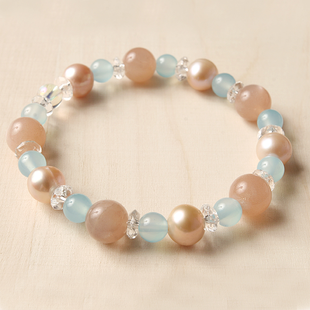 【パワーストーン　天然石　アクセサリー　デザイン　ジュエリー】オレンジムーンストーンと真珠のブレスレット